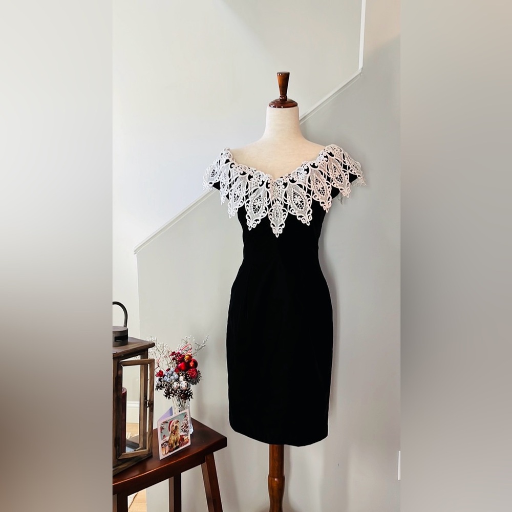 SCOTT McCLINTOCK Dress Vintage 90’s Gunne Sax Short Velvet Sweetheart Neckline 6